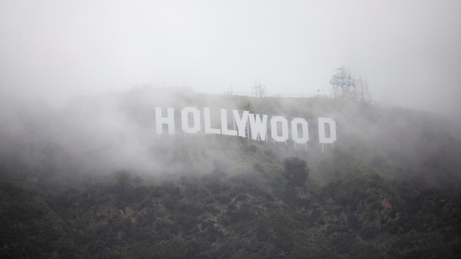 Para sutradara film dan televisi meratifikasi kontrak baru tiga tahunan dengan studio besar Hollywood, mencegah terjadi mogok kedua setelah WGA Strike.