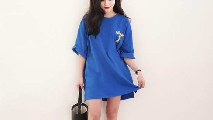 img-title Ingin Terlihat 5 Hingga 10 Tahun Lebih Muda? 5 OOTD dengan Oversized T-shirt Ini Bisa Diandalkan!