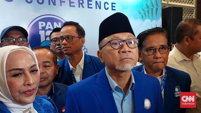 Ketua Umum PAN Zulkifli Hasan menawarkan Ketua Umum PSI Kaesang Pangarep maju di Pilgub Jawa Tengah 2024.