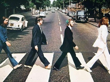 img-title Menguak Teori Konspirasi Kematian Paul The Beatles dalam Cover Album 'Abbey Road'