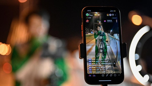 Merespons permintaan Uni Eropa, TikTok menghapus lebih dari 500 ribu video dan menutup 8 ribu siaran langsung terkait konflik Israel-Hamas.