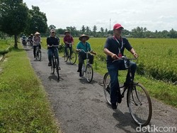 Kring-kring, Naik Sepeda Onthel Keliling Kampung Kulon Progo