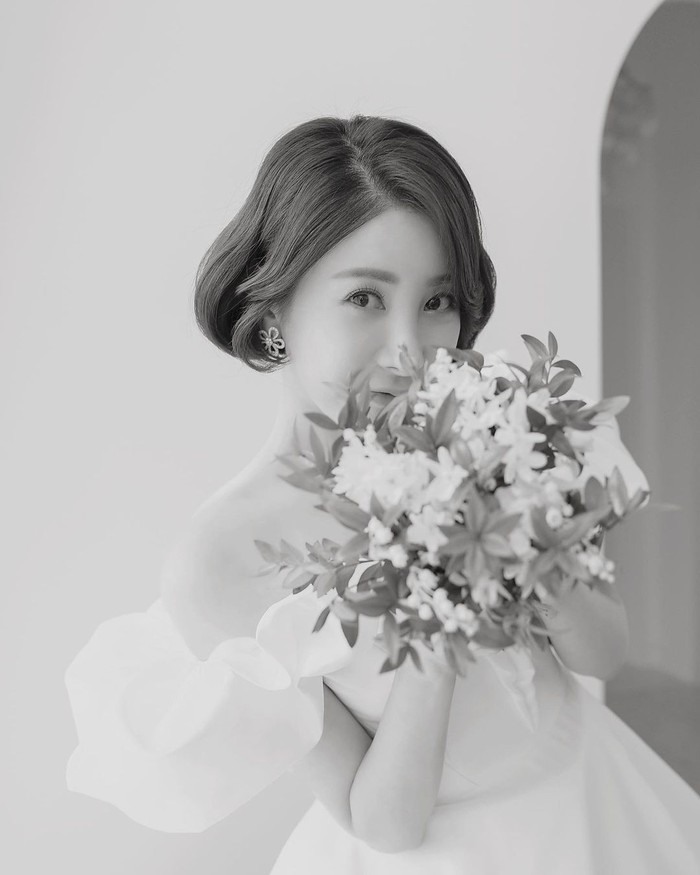 Aktris yang terakhir kali membintangi drama One More Happy Ending (2016) tersebut telah mengumumkan kabar pernikahannya kepada publik pada akhir Desember tahun lalu untuk meminta dukungan dan restu dari para penggemar./ Foto: instagram.com/seoin0