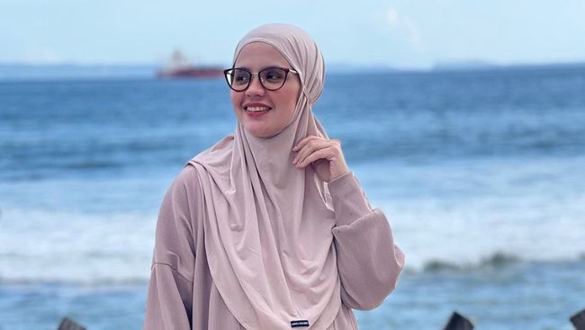 Aldila Jelita mendapatkan hak asuh atas dua anak usai resmi bercerai dari Indra Bekti pada Senin (17/4).