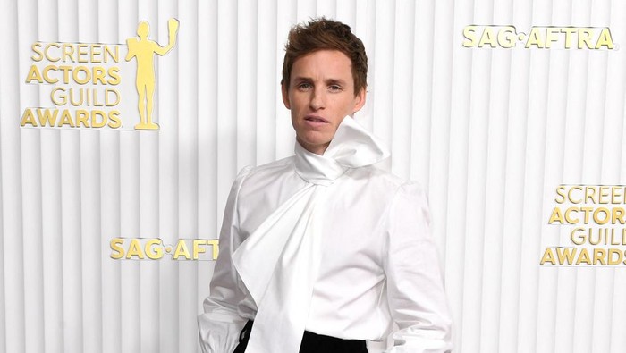 img-title 5 Aktor Paling Modis di SAG Awards 2023, dari Eddie Redmayne sampai Andrew Garfield