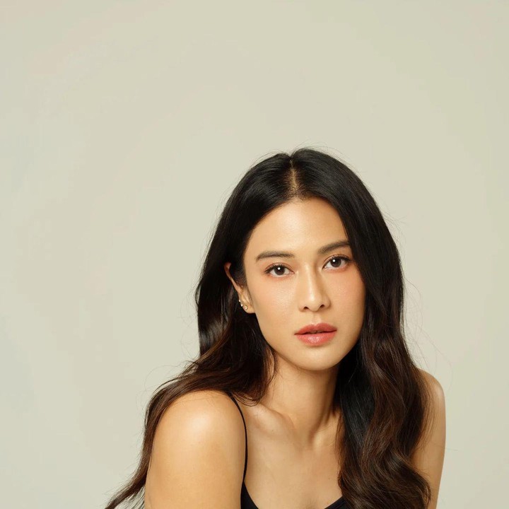 <p>"Song Hye Kyo-nya Indonesia," tulis akun <em>@nina****.</em> Bahkan, banyak juga yang salah fokus dengan kecantikan milik Dian di usianya yang sudah mencapai 40 tahun, Bunda. (Foto: Instagram@therealdisastr)</p>