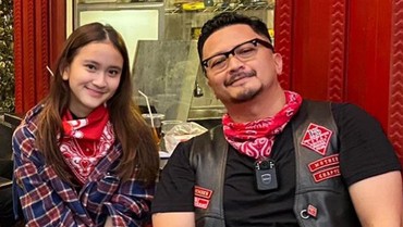 img-title Momen Ferry Maryadi Pangku Serta Peluk Putri Tuai Pro dan Kontra