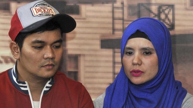 Indra Bekti mengatakan akhirnya sepakat bercerai dengan Aldila demi menghindari saling menyakiti di masa mendatang. 