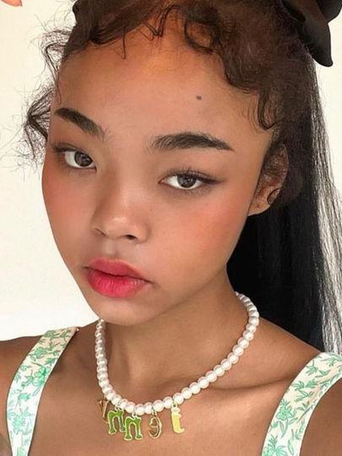 Meskipun belum lama berkarier, Jenny Park berhasil terpilih menjadi model di berbagai brand populer seperti McDonald's, New Balance, Dr.Jart+, Vans, BVLGARI, Gucci, hingga Valentino./ foto: instagram.com/__jennypark__