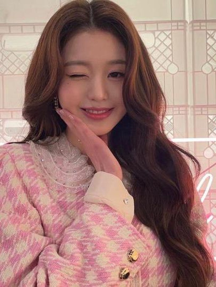 Popularitas dan karier Jang Won Young semakin menanjak setelah debut bersama IVE. Ia bahkan menjadi salah satu idol K-Pop perempuan generasi 4 paling populer saat ini./ foto: instagram.com/for_everyoung10