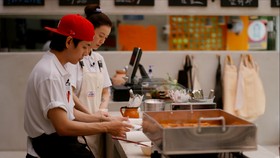 Pesan V BTS ke ARMY Kala Lihat Dirinya Masak di Jinny's Kitchen