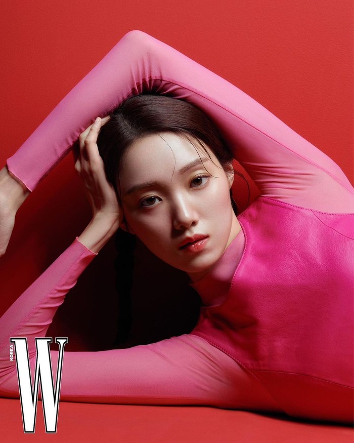 Sama halnya dengan pihak Shiseido, Lee Sung Kyung juga menunjukkan semangatnya untuk aktif sebagai wajah baru brand melalui unggahan beberapa hasil pemotretannya bersama Shiseido./ Foto: instagram.com/heybiblee