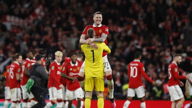 Setelah membawa Manchester United juara Piala Liga, Erik Ten Hag yakin timnya bakal punya peluang untuk meraih lebih banyak trofi.