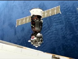Misi Penyelamatan Astronaut Terdampar di Antariksa