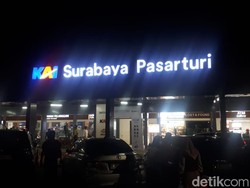 20 Ribu Orang Bepergian Naik KA dari Daop 8 Surabaya di Hari Terakhir 2023