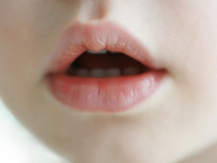 Stomatitis pada Bayi: Penyebab, Gejala, Pencegahan, dan Pengobatannya
