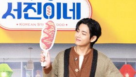 Masak di Jinny's Kitchen, V Beber Komentar Member Lain BTS