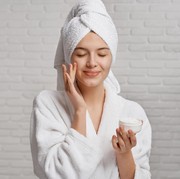 Biar Uang Nggak Terbuang Sia-sia, Berikut 5 Cara Mengetahui Skincare Bekerja Secara Efektif dan Cocok di Kulit!