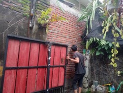 Sering Cekcok, Warga di Mataram Bangun Tembok Tutup Akses Tetangga