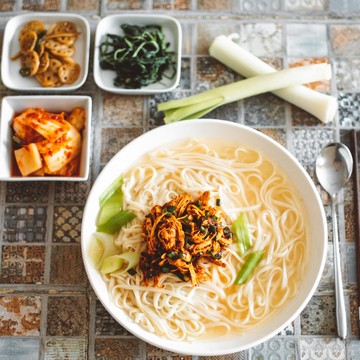 img-title Deretan Makanan Khas Korea Ini Ternyata Jadi Favorit Idol K-Pop! Apa Saja?
