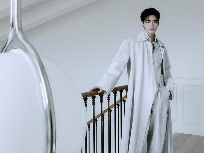 Lee Jong Suk untuk Esquire Korea