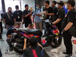 Stiker Motor Gelembung, Boleh Ditusuk Peniti Biar Kempes Enggak?