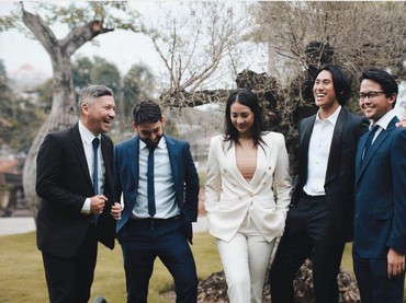 img-title 6 Potret Gading Marten-Anya Geraldine Hadiri Nikahan yang Jadi Sorotan