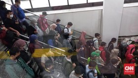 Viral Eskalator Stasiun Manggarai Mendadak Berbalik Arah Bikin Panik