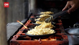 VIDEO: Hidden Gem Boyolali, Warung Mie Bakar Di Atas Tembikar