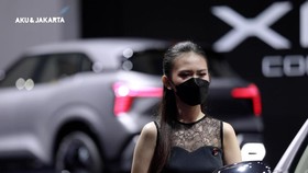 Warna-warni Kisah Fanny, Sang Usher Pameran Otomotif