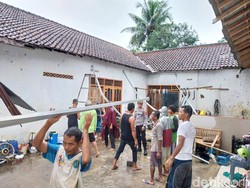Dilanda Hujan-Angin, Atap Belasan Rumah di Bukateja Purbalingga Rusak