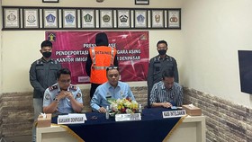 WNA Rusia Ditangkap di Bali, Modal Visa Investor Jadi Fotografer