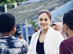 Lagi Jadi Pusat Perhatian, Wulan Guritno Profesional Selesaikan Pekerjaan