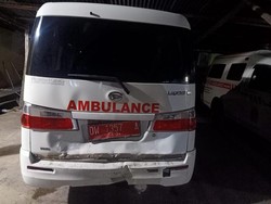 Bocah Kemudikan Ambulans di Bone Seruduk Pemotor, 3 Orang Dilarikan ke RS