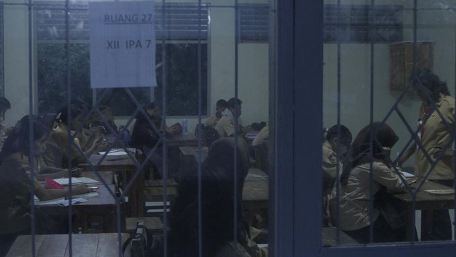 DPRD NTT meminta telah menanyakan langsung soal keputusan sekolah masuk di pagi buta saat RDP dengan Dinas Pendidikan dan Kebudayaan NTT.