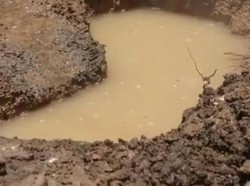 Heboh Air Mendidih Muncul dari Bawah Tanah Permukiman Warga di Maros