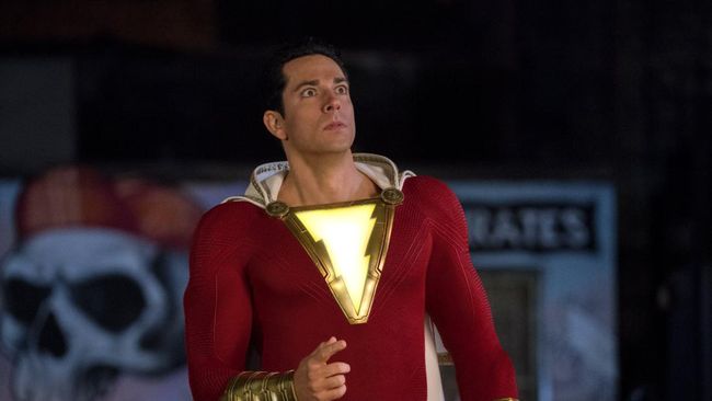 Aktor Zachary Levi curhat panjang lebar soal film sekuel Shazam! Fury of the Gods yang mengalami kegagalan di box office.