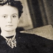 Mengenal Catherine Dior, Sosok di Balik Parfum 