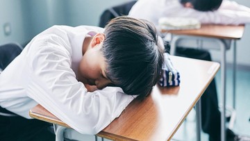 TIDUR 8 HINGGA 10 JAM
