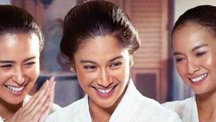 Dian Sastro yang berperan sebagai Raden Ajeng Kartini dalam film Kartini