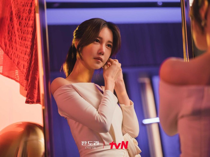 Lee Ji Ah di Pandora: Beneath the Paradise