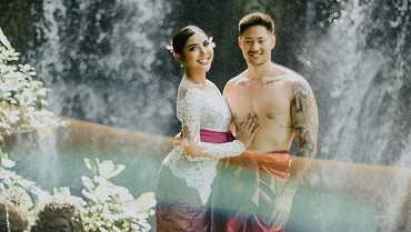 img-title 7 Potret Mesra Millendaru & Pacar Tampan yang Sudah Dikenalkan ke Keluarga