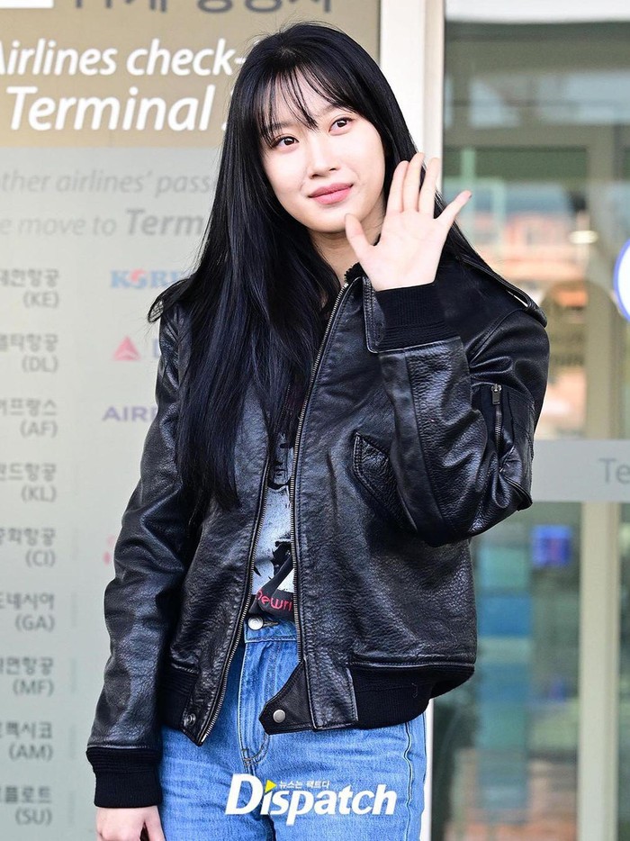 Sementara sehari sebelumnya yaitu pada Senin, (27/2) lalu, Moon Ga Young terlihat di bandara Incheon saat akan bertandang ke Paris dalam balutan sporty outfit./ Foto: instagram.com/koreadispatch