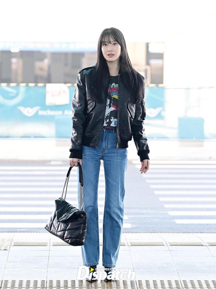 Bagaimana menurut kamu penampilan Moon Ga Young di bandara hingga saat menghadiri Saint Laurent show tersebut, Beauties?/ Foto: instagram.com/koreadispatch