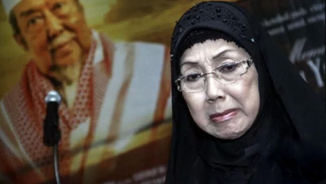 Sejumlah selebriti Indonesia berduka atas kepergian aktris senior Nani Wijaya, seperti Rieke Diah Pitaloka hingga Titi Kamal.