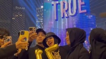img-title Fateh Halilintar Dapat Ucapan Selamat di Burj Khalifa, Berapa Biayanya?