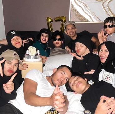 7 Potret Gen Halilintar Rayakan Sweet Seventeen Fateh di Burj Khalifa