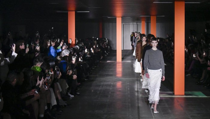 MILAN, ITALY - FEBRUARY 23: A model walks the runway during the Prada Ready to Wear Fall/Winter 2023-2024 fashion show as part of the Milan Fashion Week on February 23, 2023 in Milan, Italy. (Photo by Victor VIRGILE/Gamma-Rapho via Getty Images)