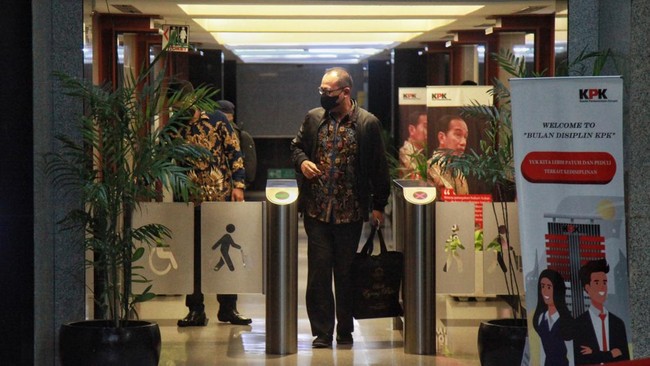 Deputi Pencegahan dan Monitoring KPK Pahala Nainggolan telah mengantongi data kedua mantan pejabat DJP yang diduga menjadi konsultan Rafael Alun.