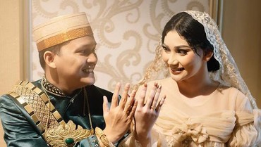 img-title Profil Aslan Andy Suami Adik Indah Permatasari yang Keturunan Ningrat